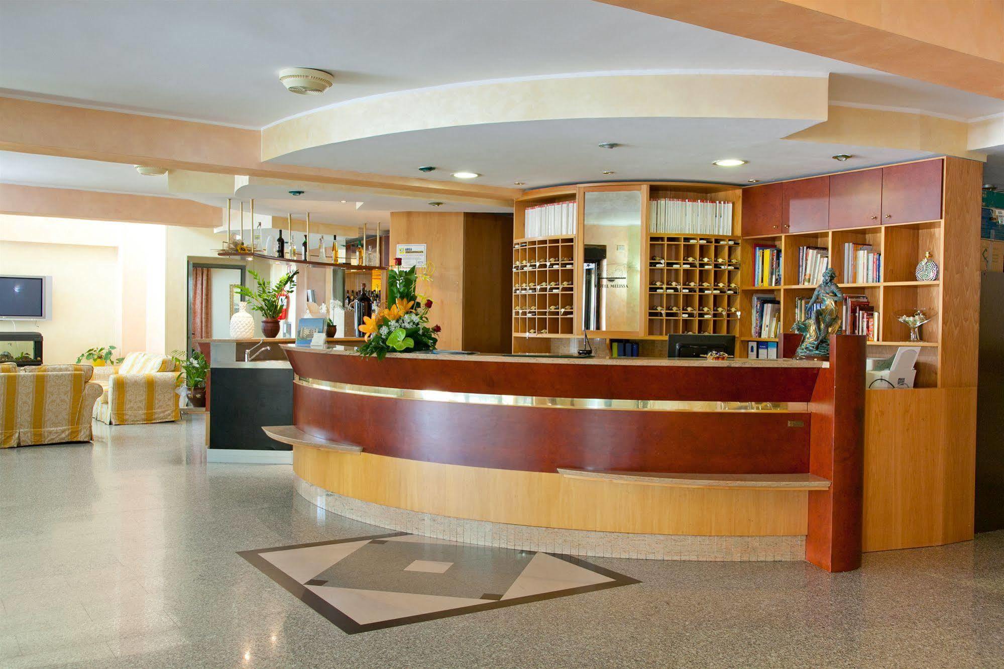 Hotel Melissa Torre Melissa Exteriör bild
